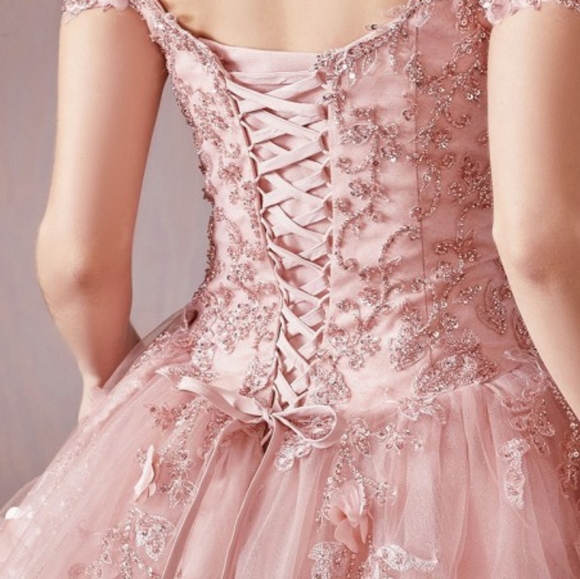 Formal dress - Picture 6 of 9